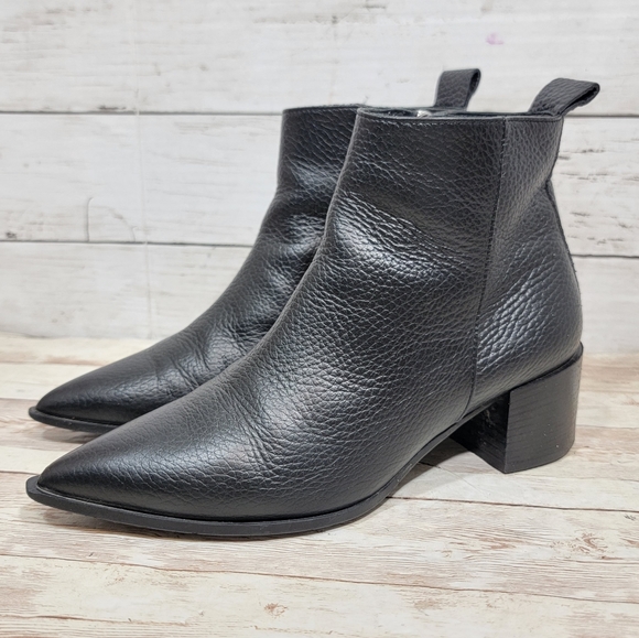 Everlane Boss boot in black pebbled leather - Picture 8 of 10